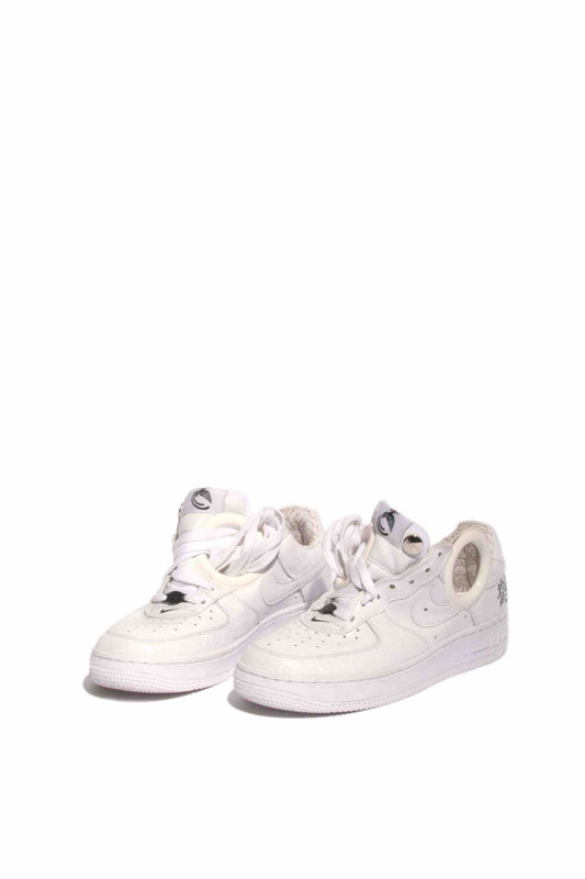Sneakers with Holes