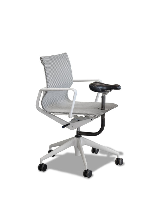 N°81 In-Sight Chair White